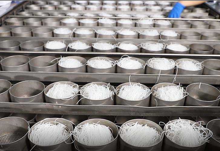 酸辣粉设备无需更换模具实现多样粉饼自由生产 酸辣粉设备无需更换模具实现多样粉饼自由生产