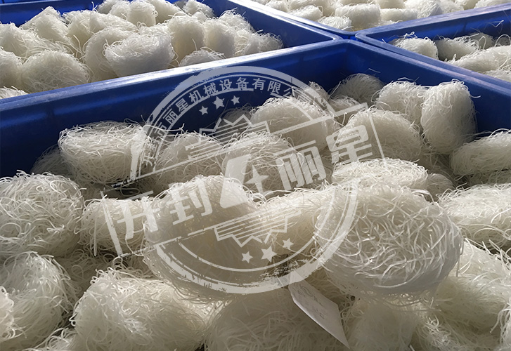选对设备很关键:sthpzx酸辣粉设备助你日产 10 万块粉饼 选对设备很关键:sthpzx酸辣粉设备助你日产 10 万块粉饼