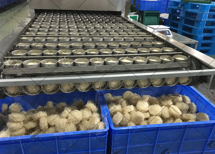 sthpzx速食方便粉丝生产线厂家欢迎客户实地参观考察